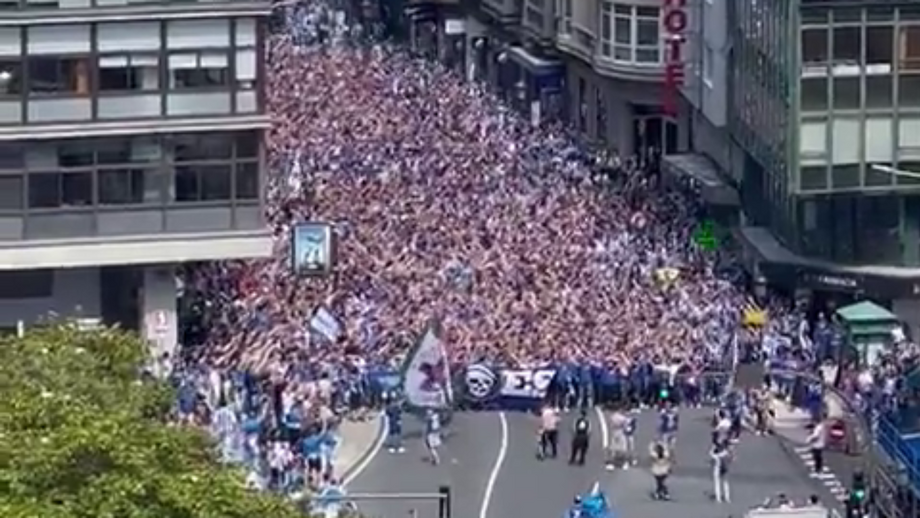 Multidão saiu para apoiar o histórico da cidade
