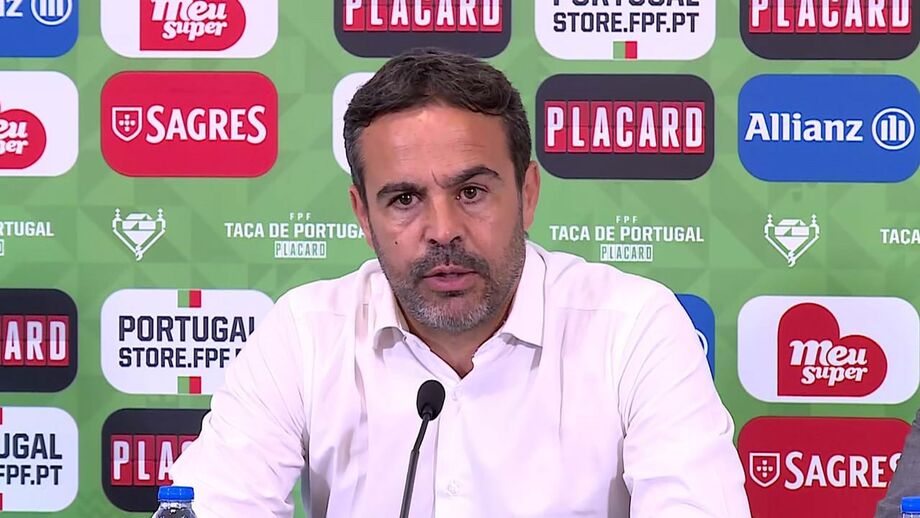 Treinador revelou que vai seguir à frente do comando técnico dos bracarenses
