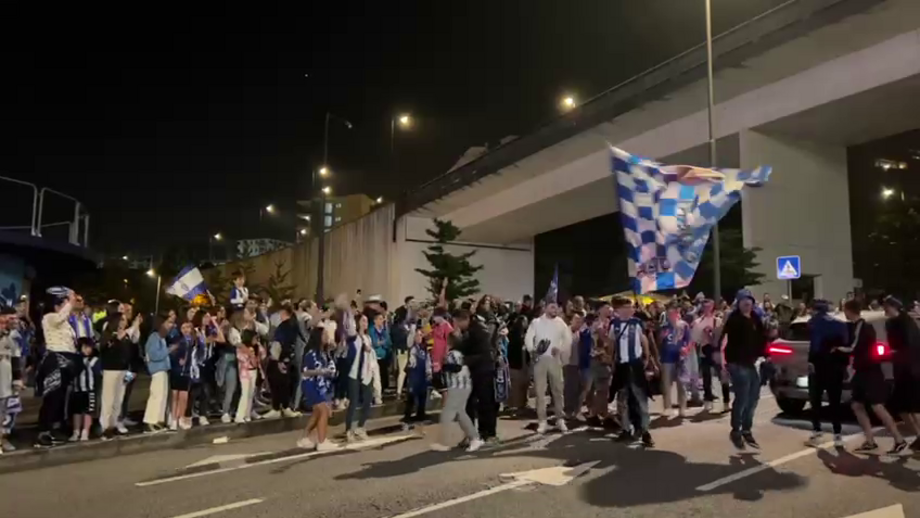 Adeptos do FC Porto celebram conquista da Taça de Portugal