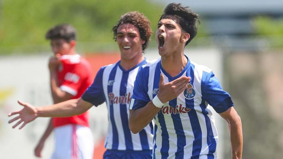 Gonçalo Sousa (à dir.) fez o segundo golo portista