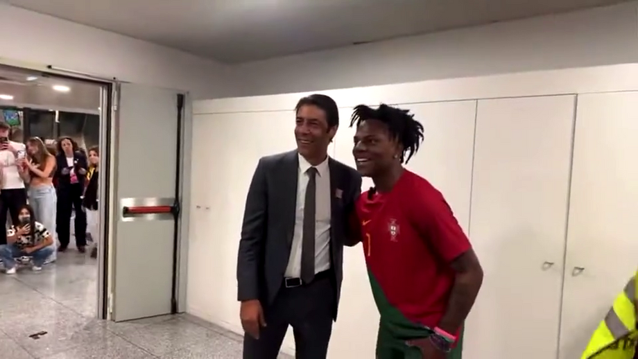 YouTuber norte-americano tirou uma fotografia com o presidente do Benfica e fez juras de amor a Ronaldo e... Portugal