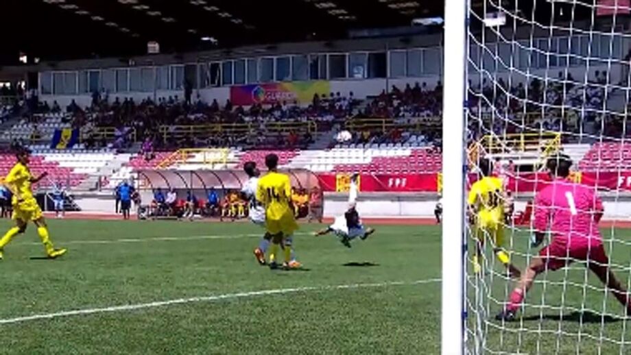 Dinis Pinheiro, da AF Setúbal, em momento de inspiração