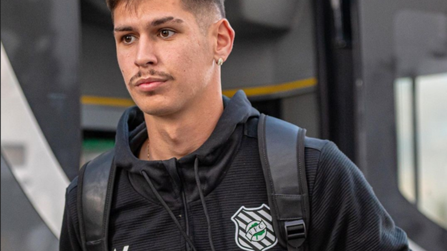 Médio já atuou no Brasileirão