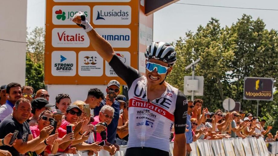 Ivo Oliveira atacou a 50 km da meta, para subir ao pódio com Rui e Luís Gomes 