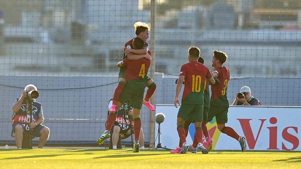 Portugal fecha com chave de ouro a fase de grupos do Europeu de sub-19