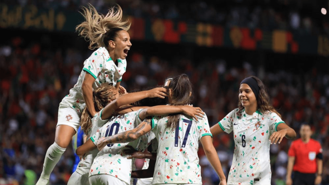 Em duelo equilibrado, seleção feminina de futebol é eliminada pelo