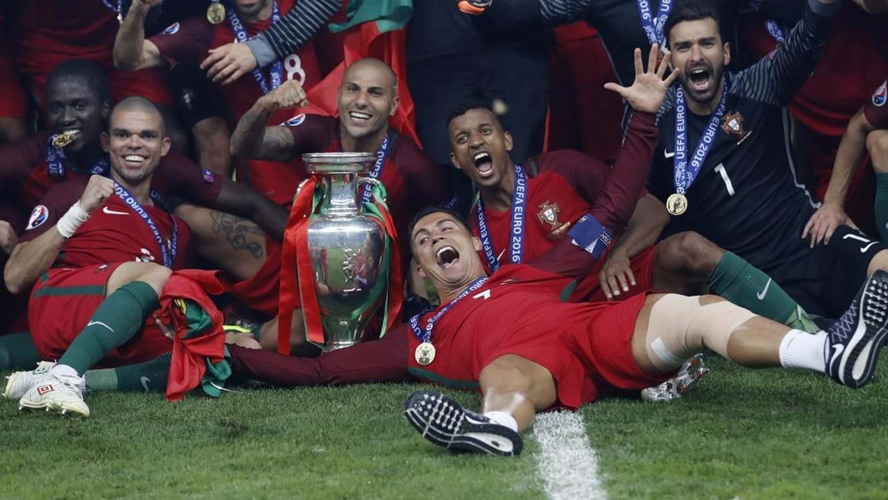 Portugal campeão da Europa : Foi exactamente há um ano ! - Desporto