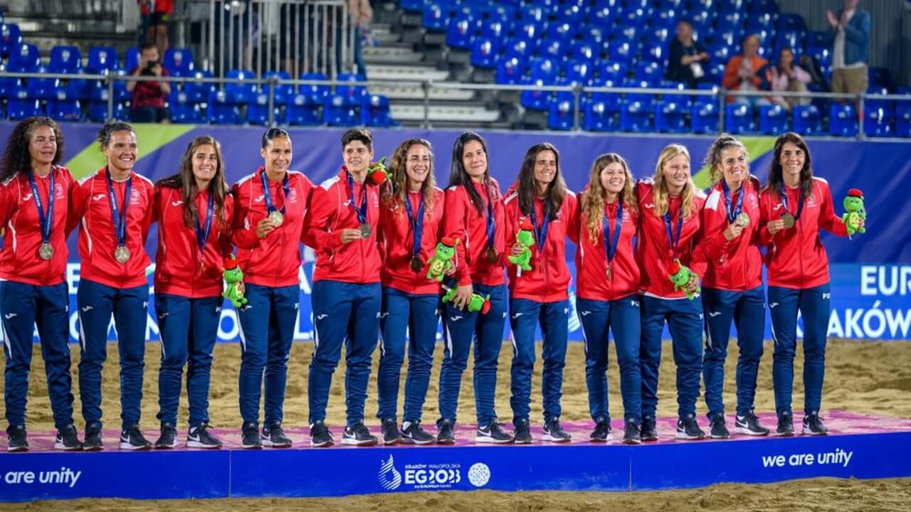 Futebol de praia feminino conquistou o bronze