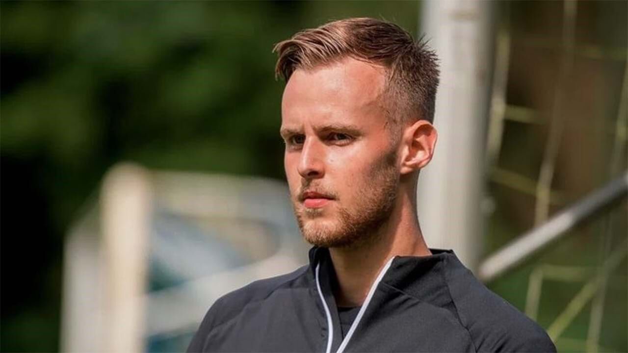 Guardião Elias Olafsson é um dos reforços