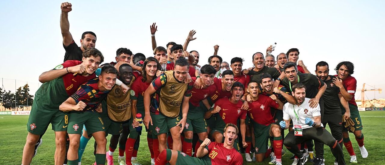 Portugueses entusiasmados após triunfo categórico