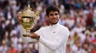 Alcaraz besiegte Djokovic in einem spannenden Finale und gewann zum ersten Mal Wimbledon