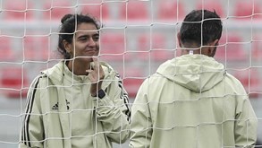 Benfica arranca pré-época com muitas ausências