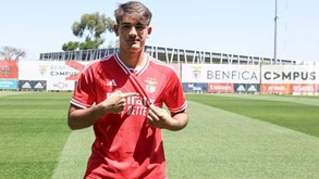 Diogo Ferreira assina contrato profissional com o Benfica