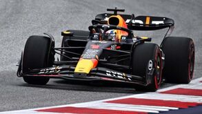 Verstappen garante a pole para a corrida sprint