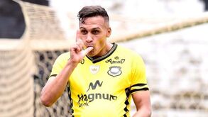 E. Amadora garante empréstimo de Léo Jabá