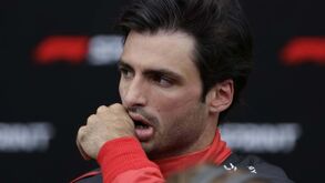 Carlos Sainz irritado com a Ferrari: «Fiz trabalho de equipa e se me pagam desta forma...»