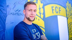 Famalicão apresenta reforço no dia do regresso ao trabalho