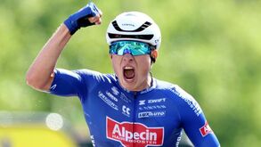 Jasper Philipsen bateu concorrência, entre eles Wout van Aert  