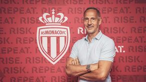 Monaco apresenta treinador austríaco
