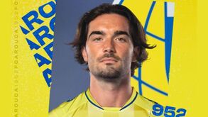Oficial: Jason Remeseiro reforça o ataque do Arouca