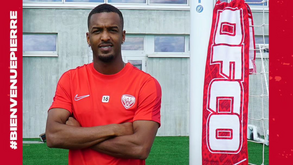 Ex-Santa Clara oficializado no Dijon
