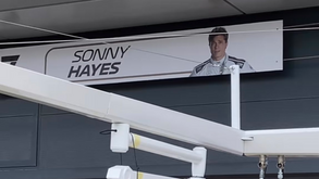 Rosto de Brad Pitt já está nas boxes do circuito de Silverstone