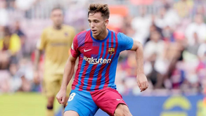 Xavi puxa o travão a Nico González