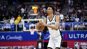 Wembanyama e a estreia pelos San Antonio Spurs: «Não sabia bem o que estava a fazer em campo»