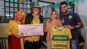 António Oliveira distribui sorrisos no Brasil