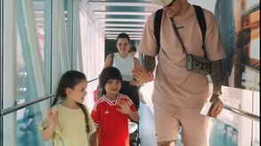 Ederson 'obriga' Man. City a apagar patrocínio da camisola do Benfica em anúncio