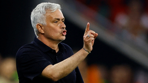 Mourinho e o castigo em Itália: «Assim não tenho de levar com o calor de agosto no banco»
