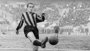 Morreu Luisito Suárez, vencedor da Bola de Ouro em 1960