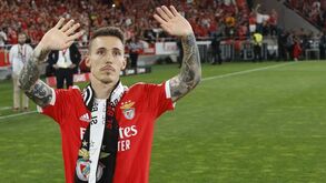 Grimaldo garante: «Estive em negociações para renovar com o Benfica até ao último mês e meio»