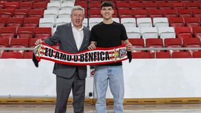 Benfica ganha corrida ao Sporting e anuncia contratação do prodígio Viti