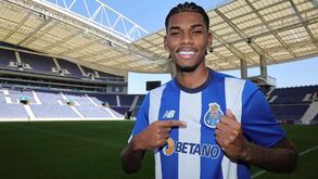 Eric Pimentel apresentado no FC Porto B: «Jogar no Dragão é um sonho de todas as crianças»