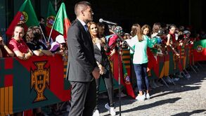 Seleção Nacional de futebol feminino com muito apoio no último treino antes da partida para o Mundial