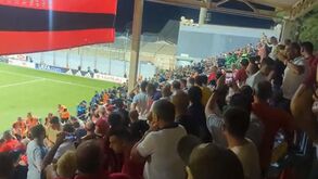 Champions ainda agora começou e já há confusão: Hamrun Spartans-Maccabi Haifa com pancadaria na bancada