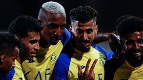 FIFA proíbe Al Nassr de Cristiano Ronaldo e Luís Castro de inscrever jogadores
