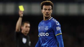 Dele Alli esteve 6 semanas numa clínica de reabilitação: «É o momento de contar o que está a acontecer»  