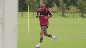 Benfica regressa aos treinos com Otamendi a trabalhar à parte