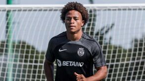 Dispensado do Benfica procura lugar no plantel de Amorim: saiba quem é Leonardo Barroso