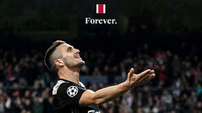 Tadic pediu para sair e Ajax aceitou: falta de qualidade do plantel terá sido a razão