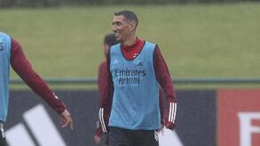 «É assim que te quero, amigo!»: Otamendi comenta alegria de Di María no treino do Benfica