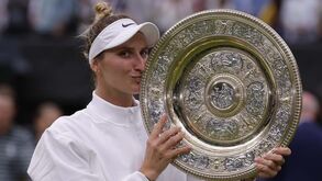 Marketa Vondrousova vence em Wimbledon e conquista o seu primeiro título do Grand Slam