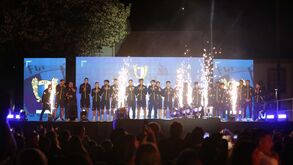 Com os campeões nacionais de sub-19 e sem surpresas: as imagens da apresentação do plantel do Famalicão