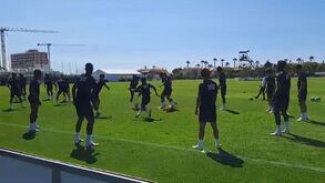 Mais imagens do primeiro treino do Sporting em Lagos