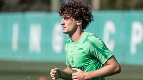 Sete à espera na Academia