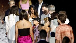 Loucura na apresentação de Messi: da irreverência do filho ao roubo das atenções de Antonella e Victoria Beckham 