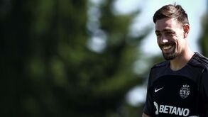 Coates prolonga a lenda