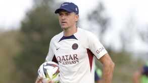 PSG só pensa na Champions e Luis Enrique coloca três portugueses na lista de compras